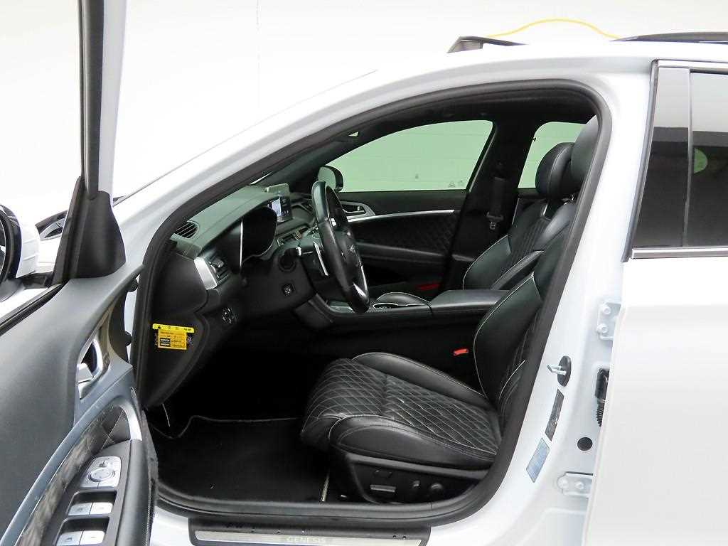 Genesis G70 - Vista 12