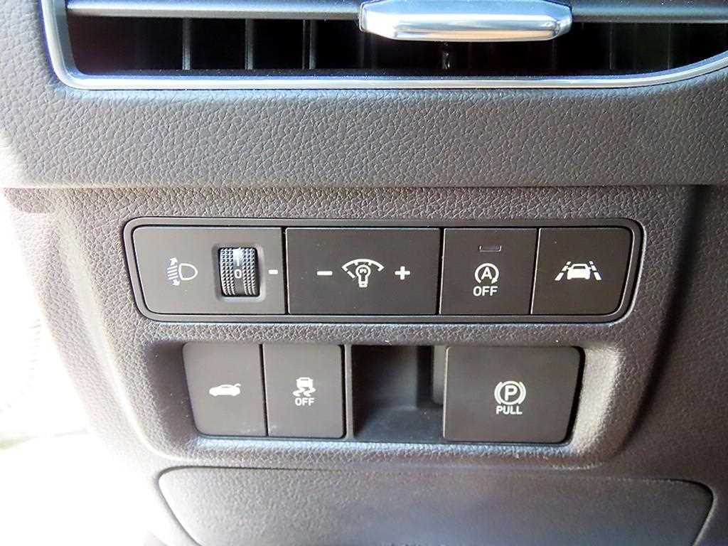 HYUNDAI Sonata - Vista 12