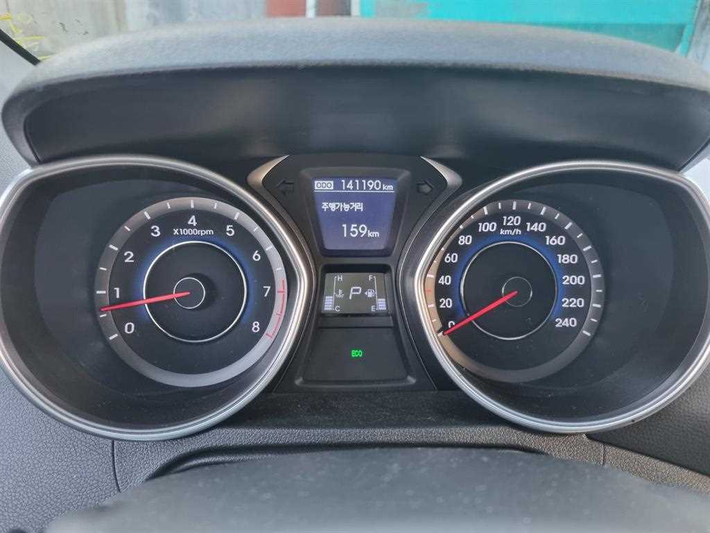 HYUNDAI Avante - Vista 4