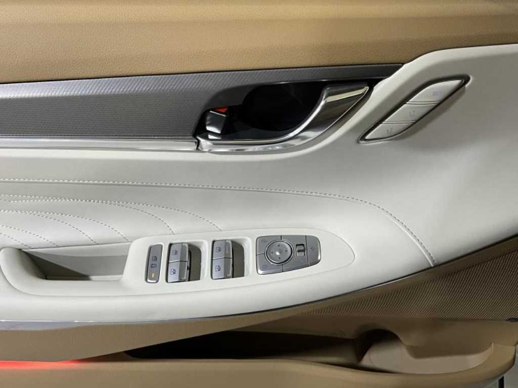 HYUNDAI Grandeur - Vista 9