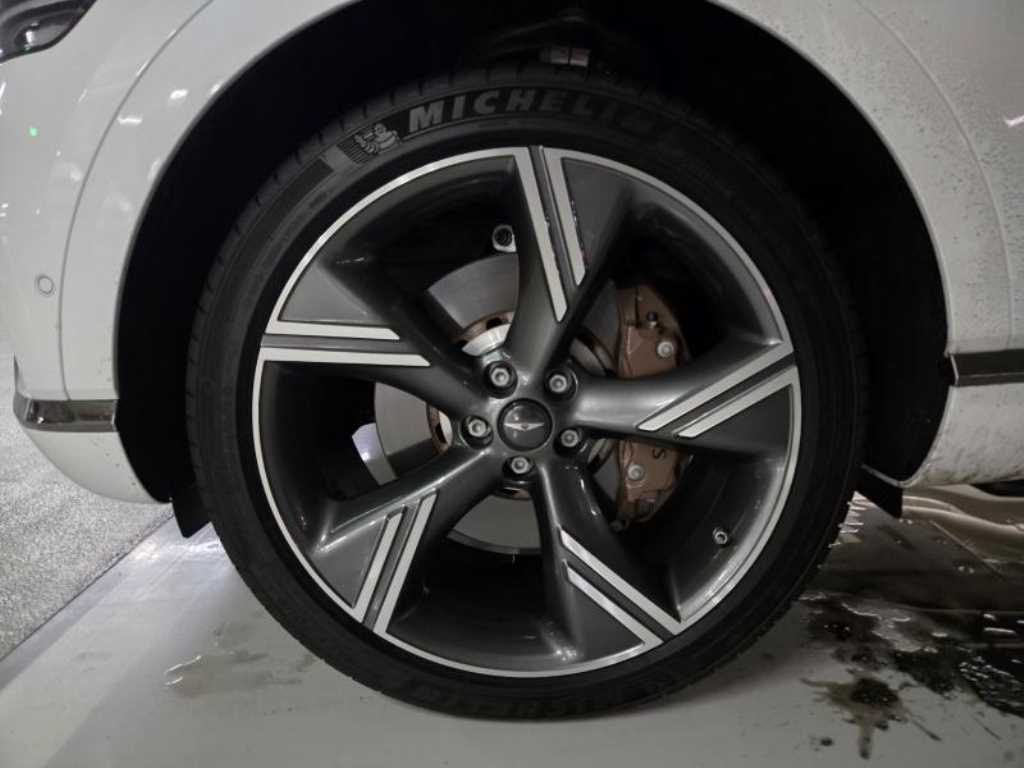 Genesis GV80 - Vista 4