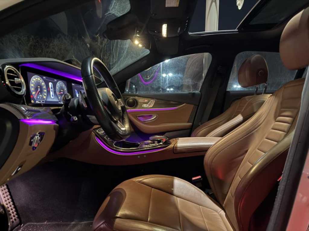 Mercedes Benz E class - Vista 6