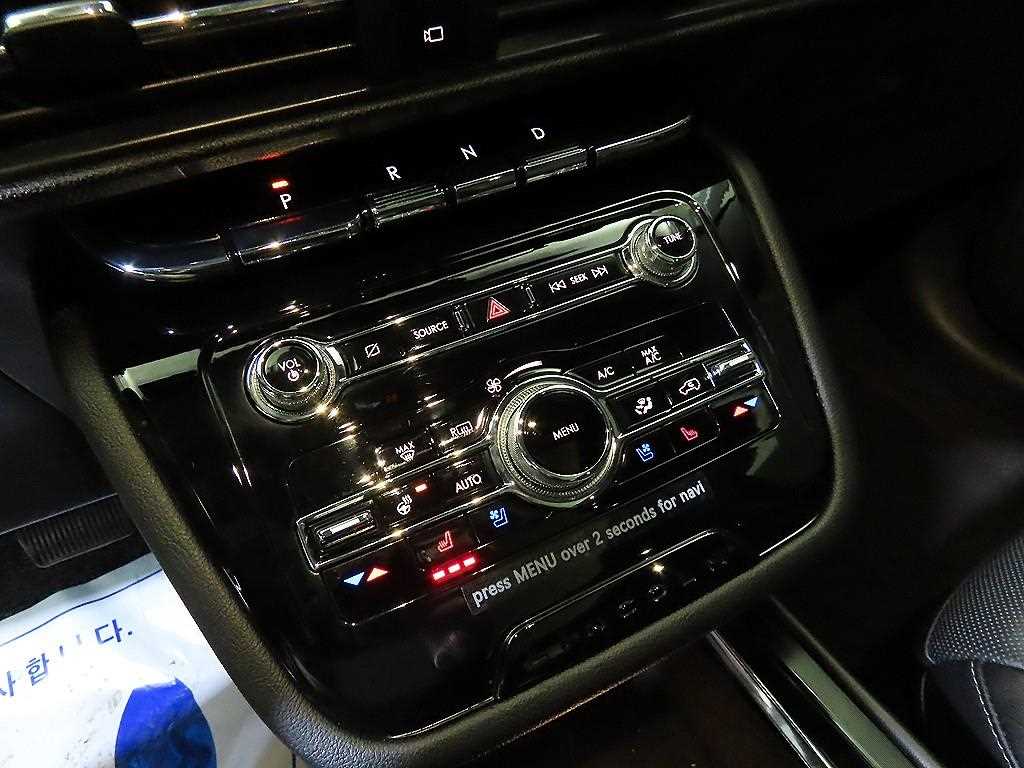 Lincoln Corsair - Vista 12