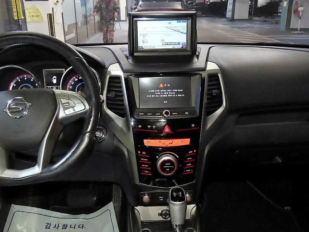 Ssangyong Tivoli - Vista 11