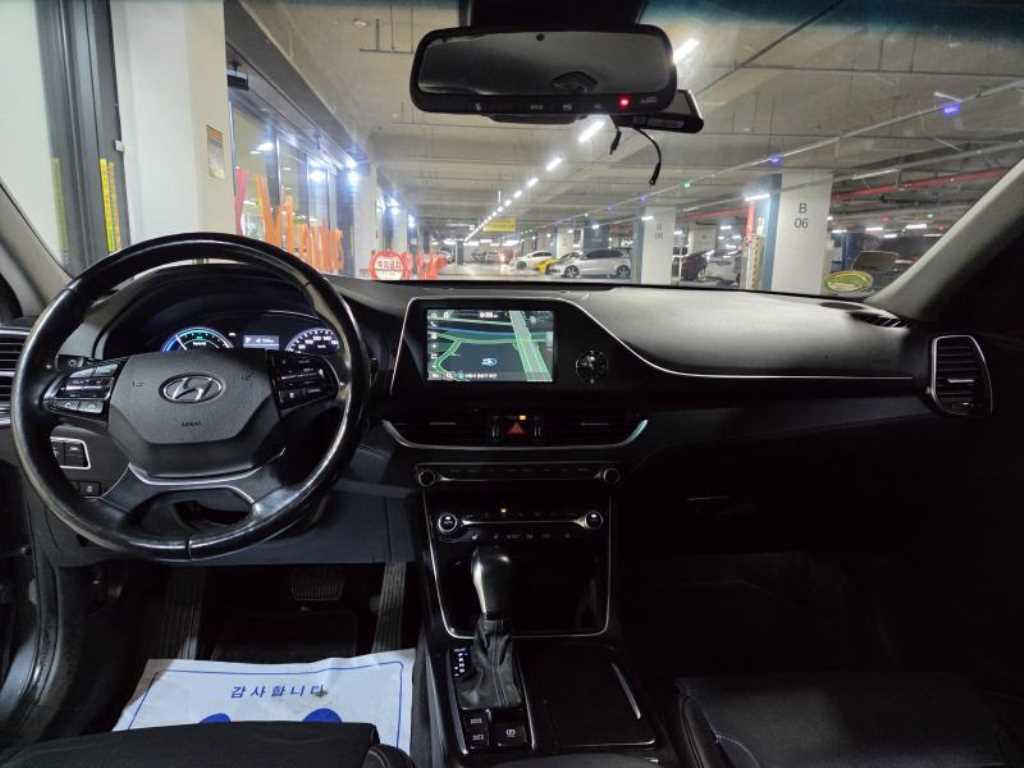 HYUNDAI Grandeur - Vista 9