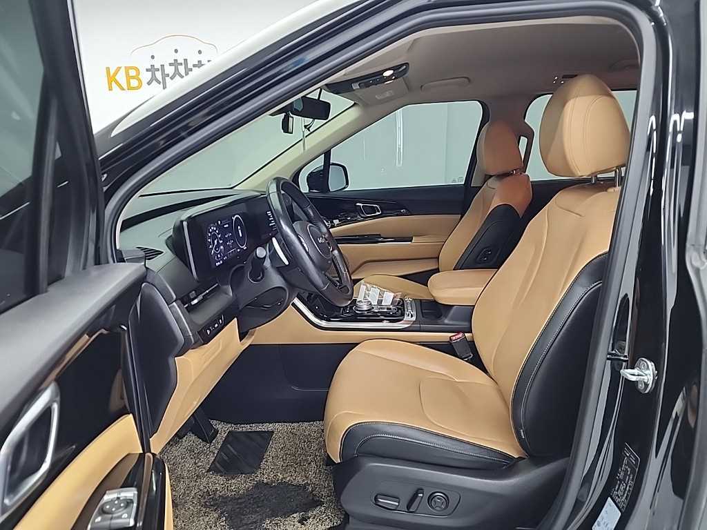 KIA Carnival - Vista 11