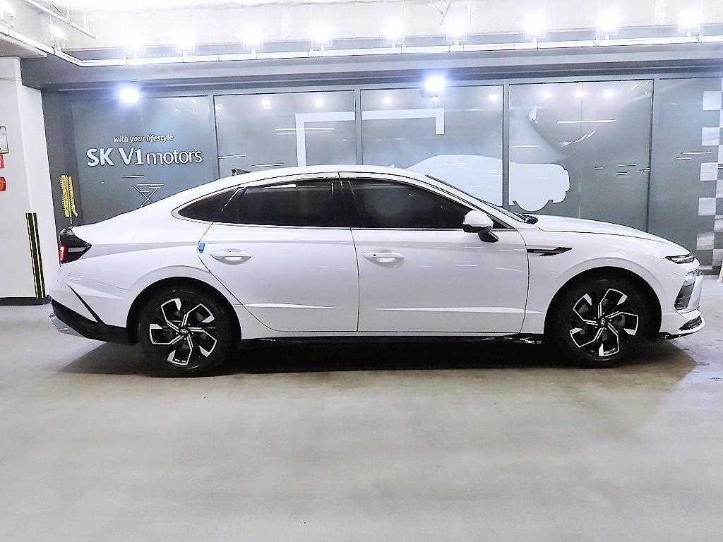 HYUNDAI Sonata - Vista 3