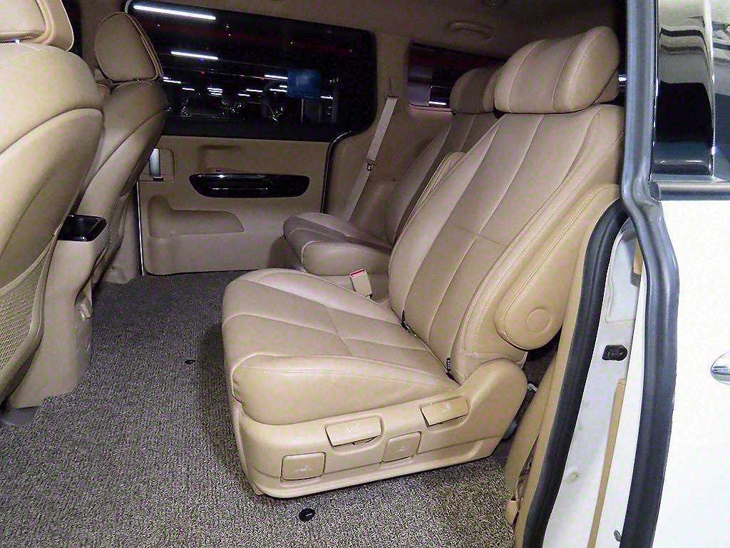 KIA Carnival - Vista 7