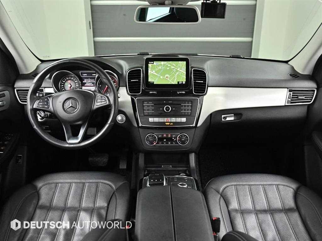 Mercedes Benz GLE Class - Vista 7