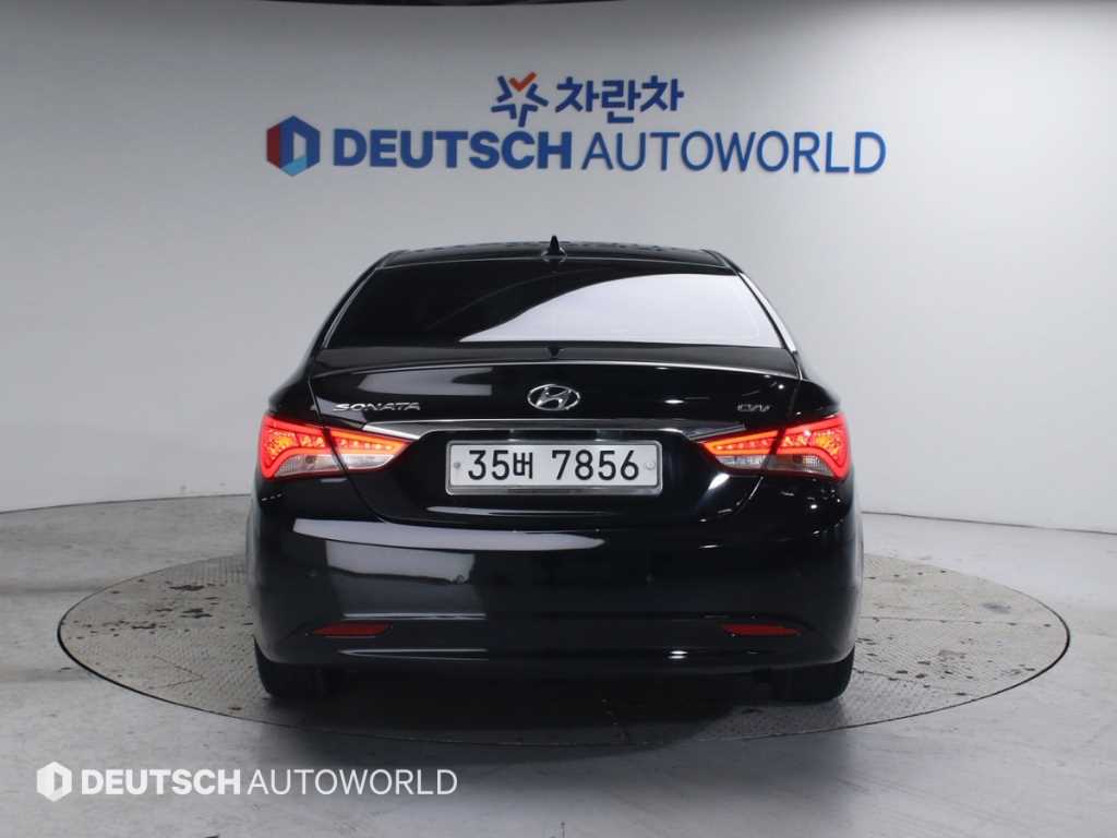 HYUNDAI Sonata - Vista 4