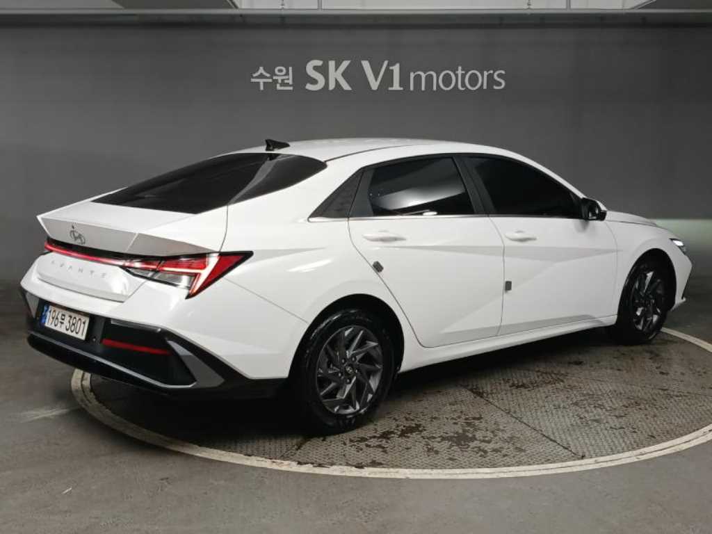 HYUNDAI Avante - Vista 4