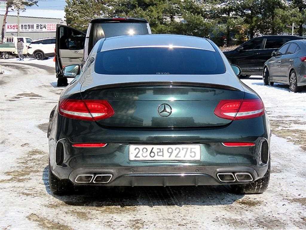 Mercedes Benz C Class - Vista 4