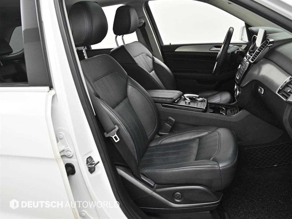 Mercedes Benz GLE Class - Vista 10