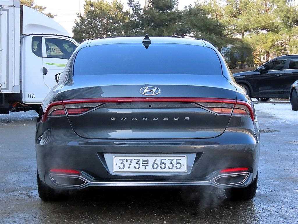 HYUNDAI Grandeur - Vista 4