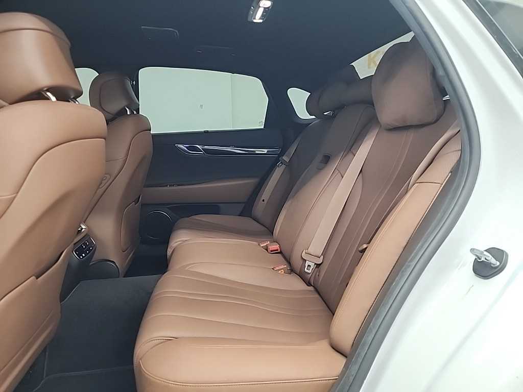 Genesis G80 - Vista 12