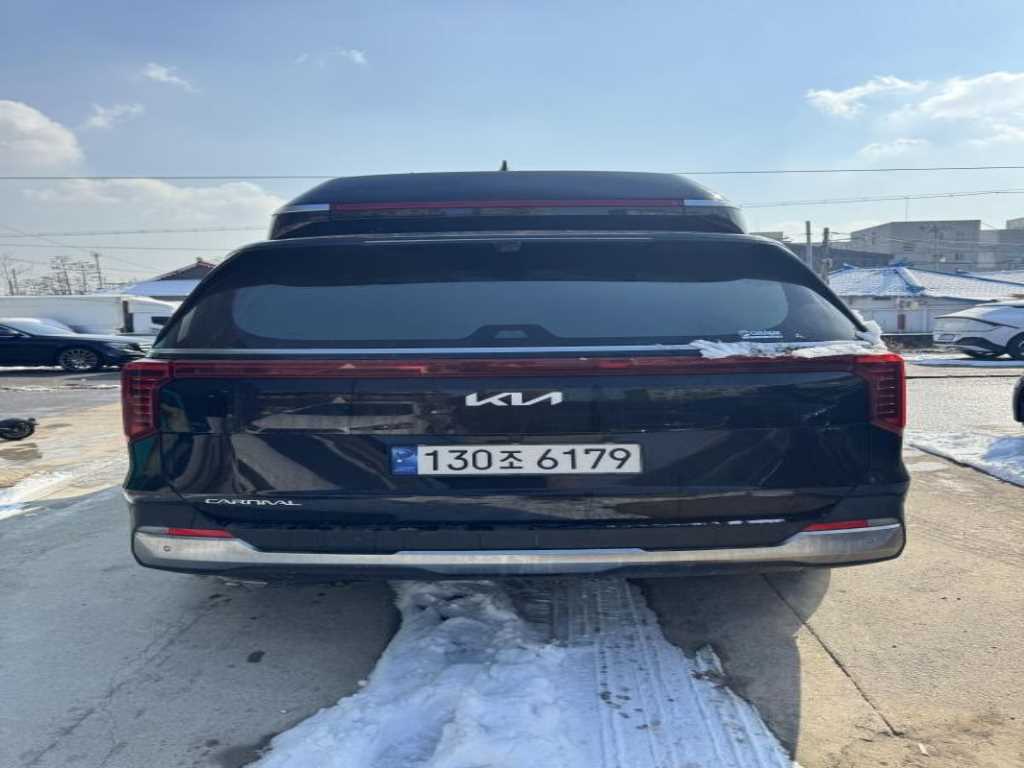 KIA Carnival - Vista 3