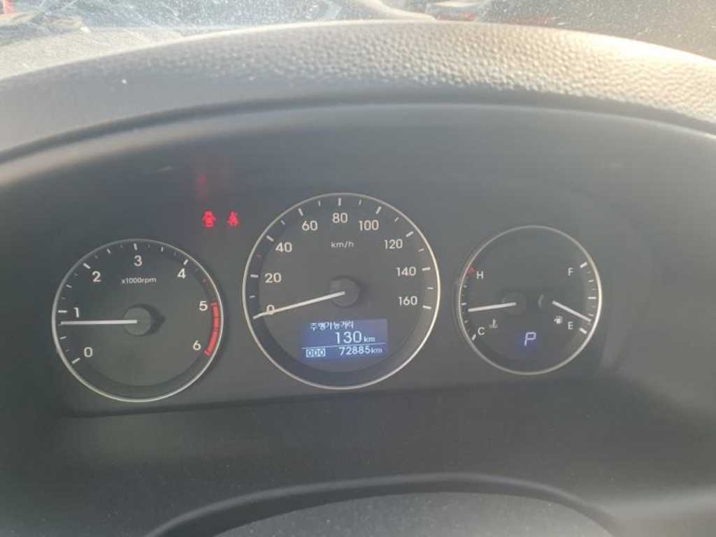 HYUNDAI Starex - Vista 9