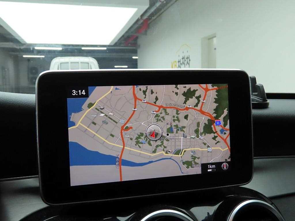 Mercedes Benz C Class - Vista 8