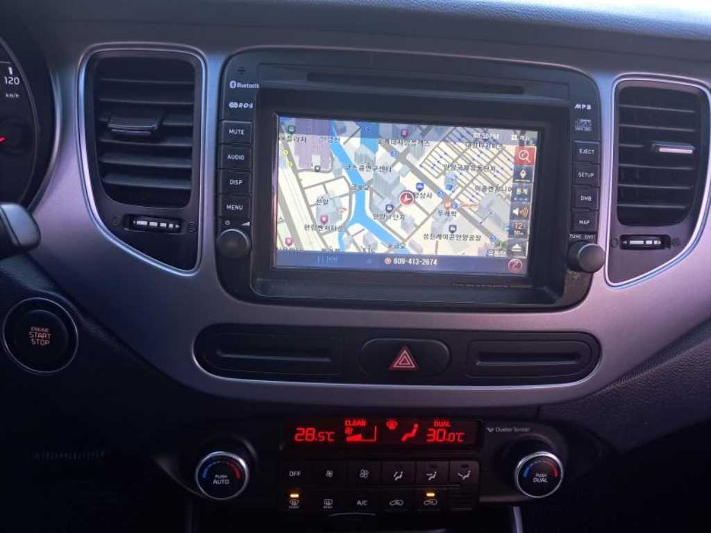 KIA Carens 2016 Plateado - Importación desde Corea - HF Imports Iquique - Foto 13