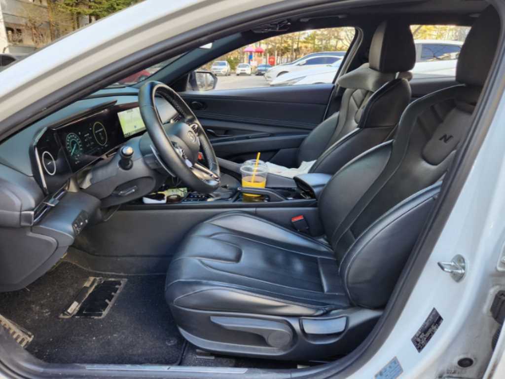 HYUNDAI Avante - Vista 4