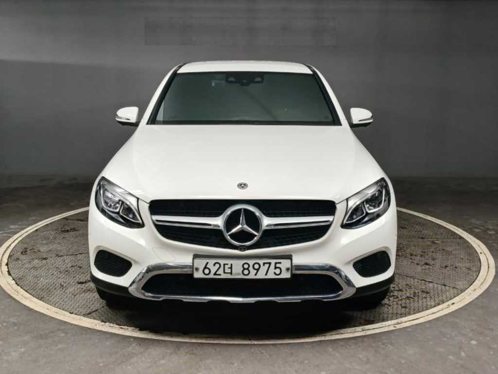 Mercedes Benz GLC Class - Vista 2