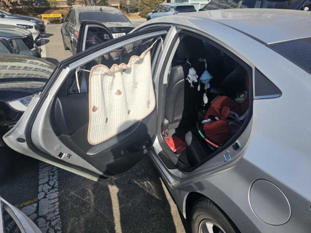 HYUNDAI Avante - Vista 7