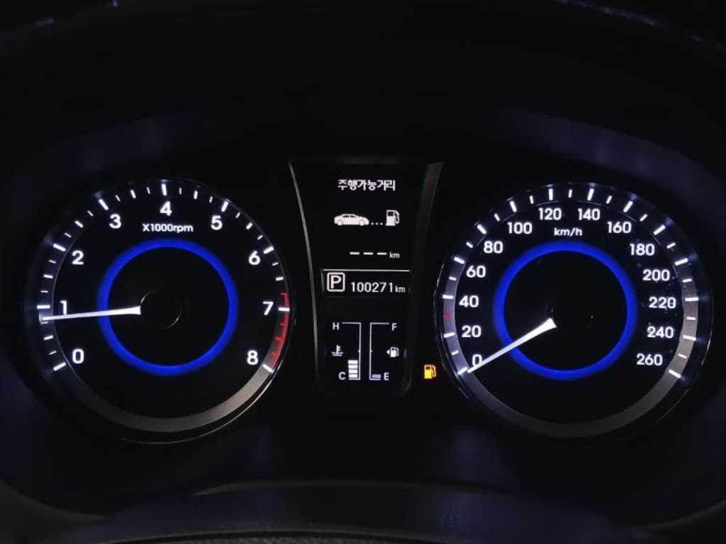 HYUNDAI Grandeur - Vista 10