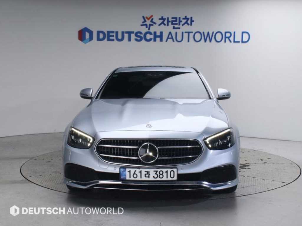 Mercedes Benz E class - Vista 3