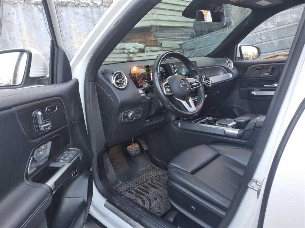 Mercedes Benz GLB Class - Vista 11