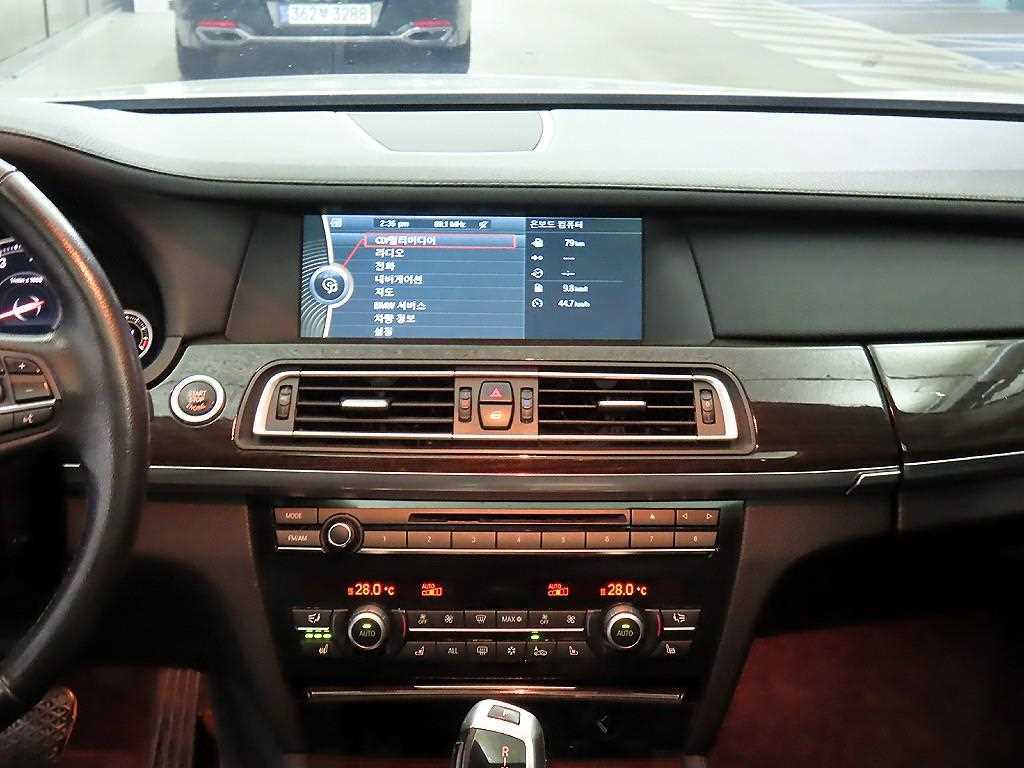 BMW 7 Series - Vista 11