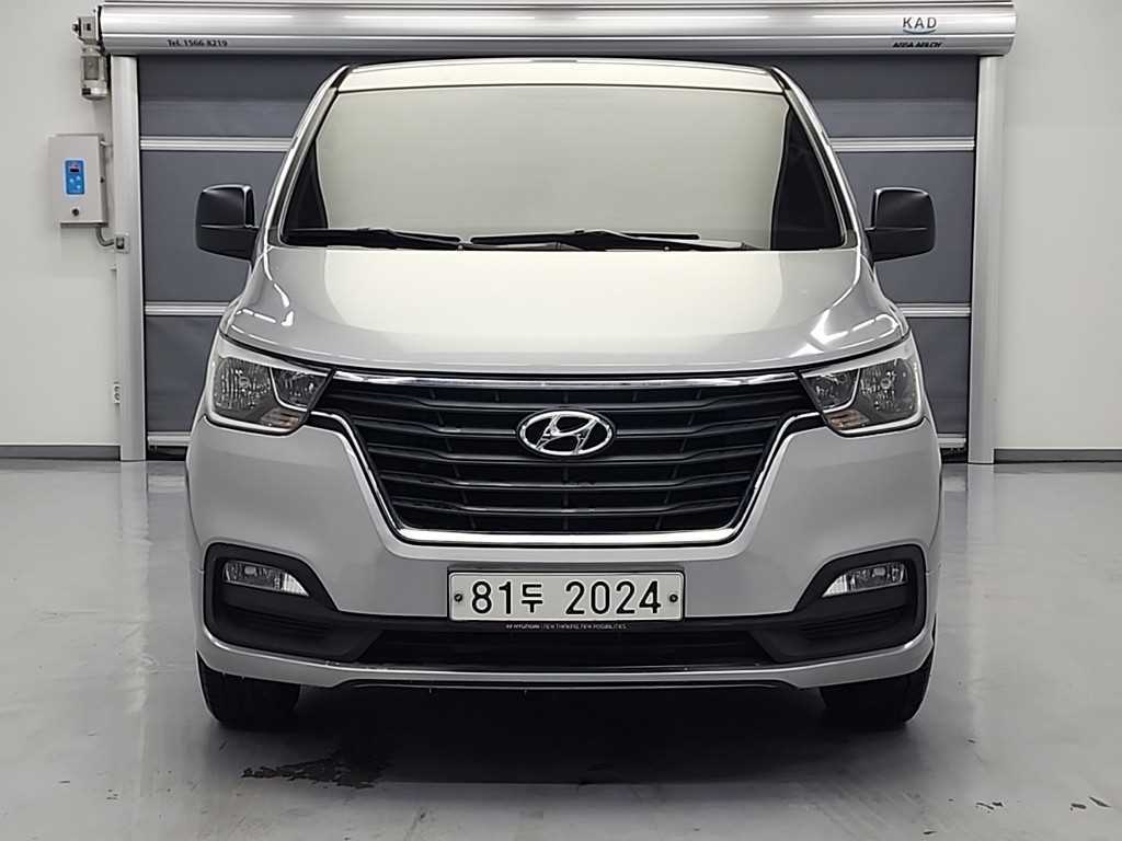 HYUNDAI Starex - Vista 2
