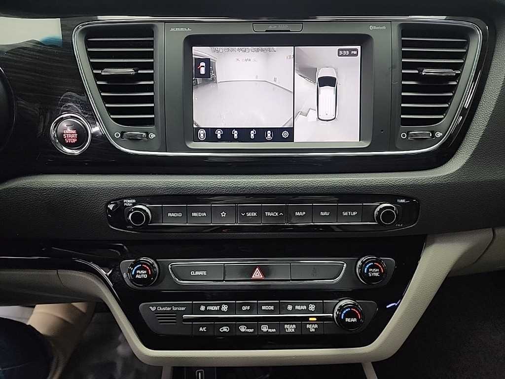 KIA Carnival - Vista 10