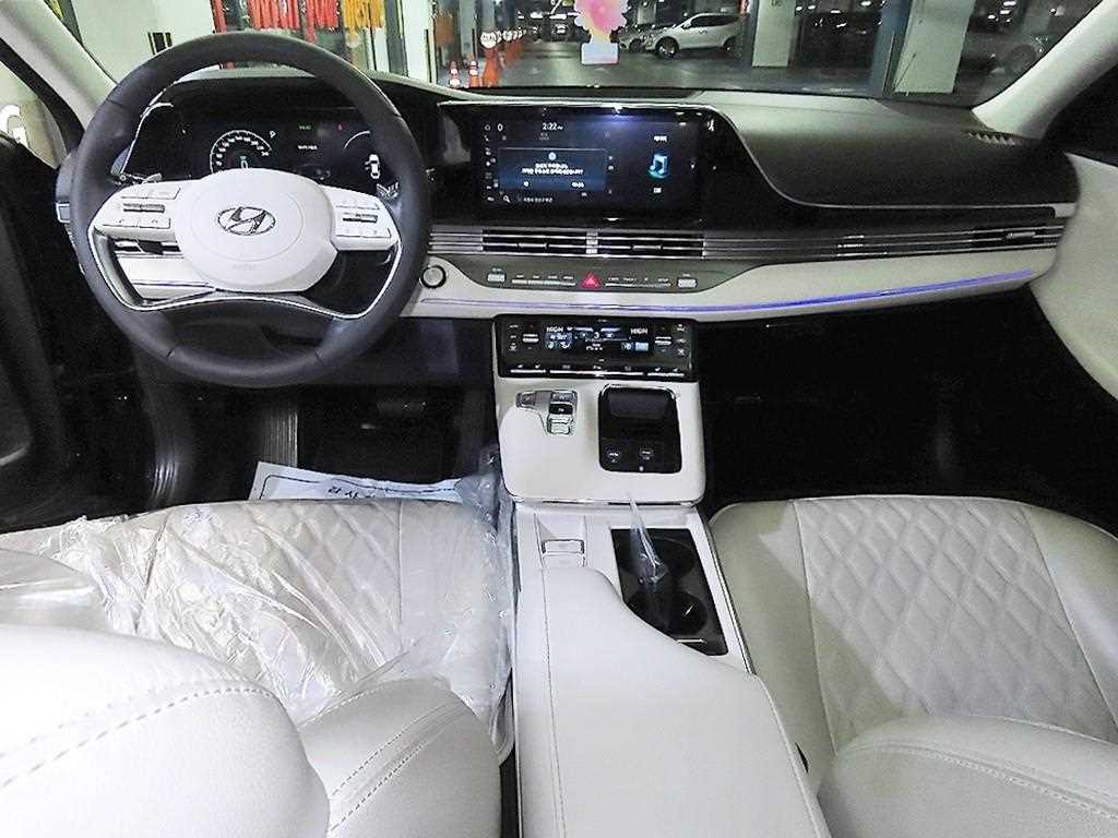 HYUNDAI Grandeur - Vista 10