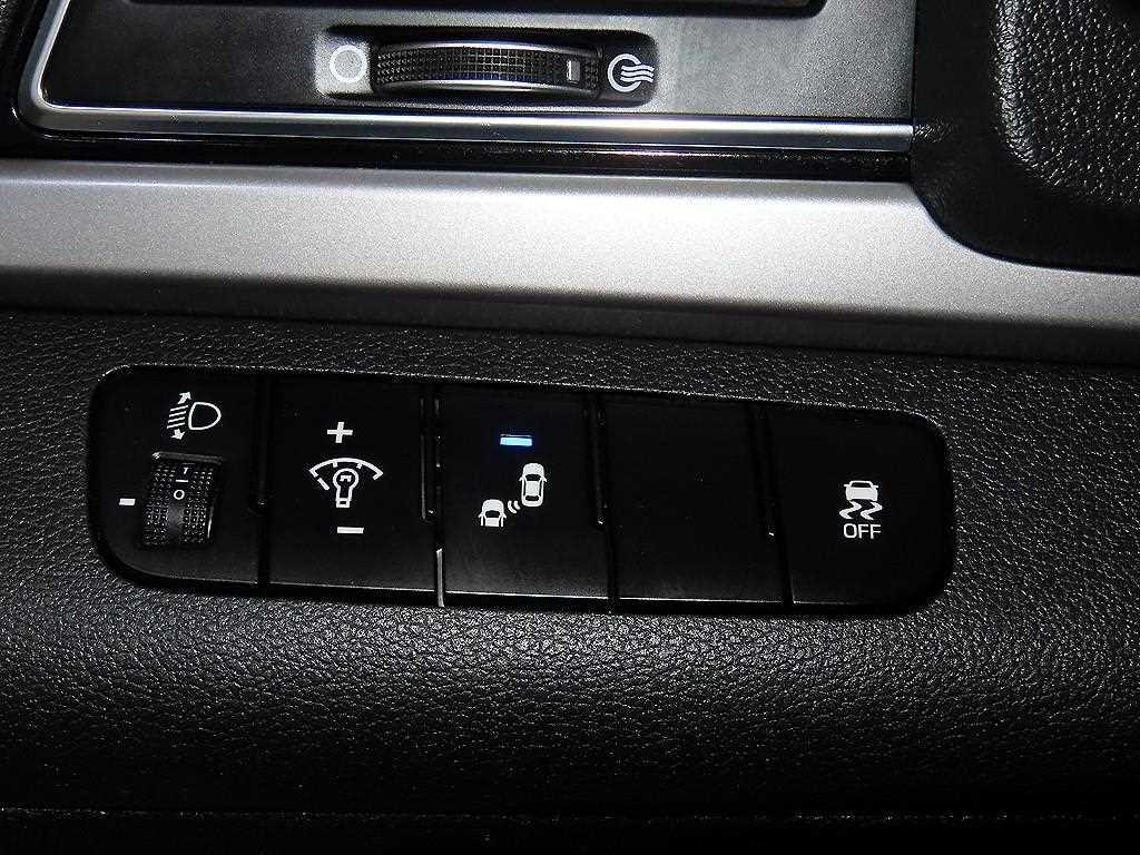 HYUNDAI Avante 2016 Blanco - Importación desde Corea - HF Imports Iquique - Foto 13