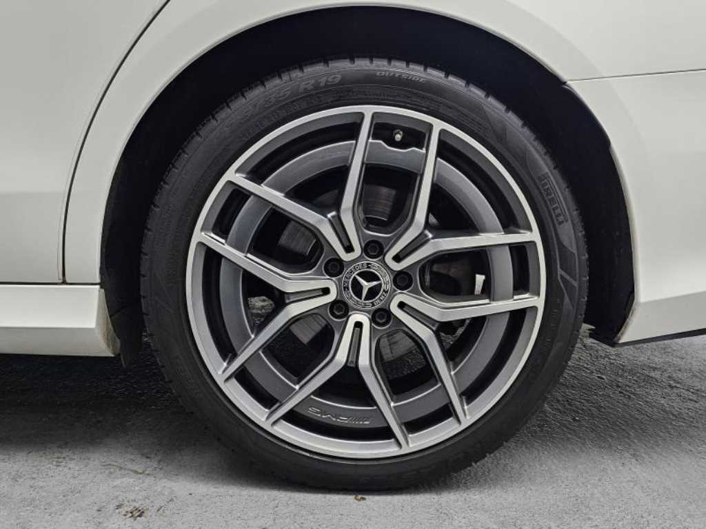 Mercedes Benz E class - Vista 5