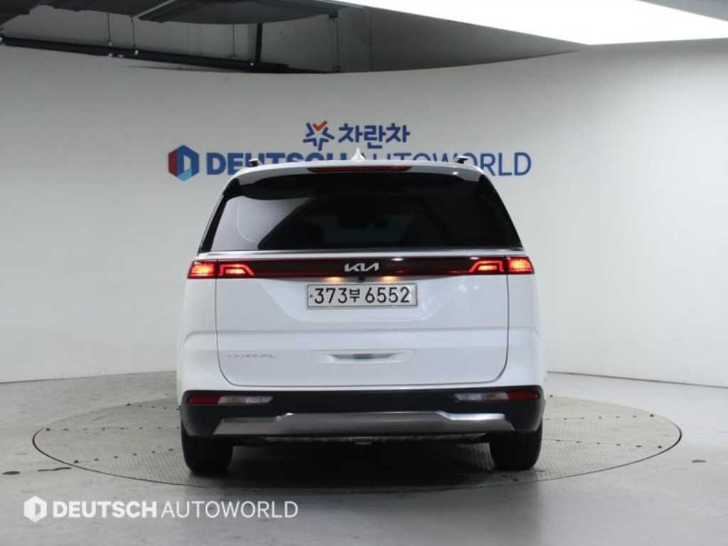 KIA Carnival - Vista 5