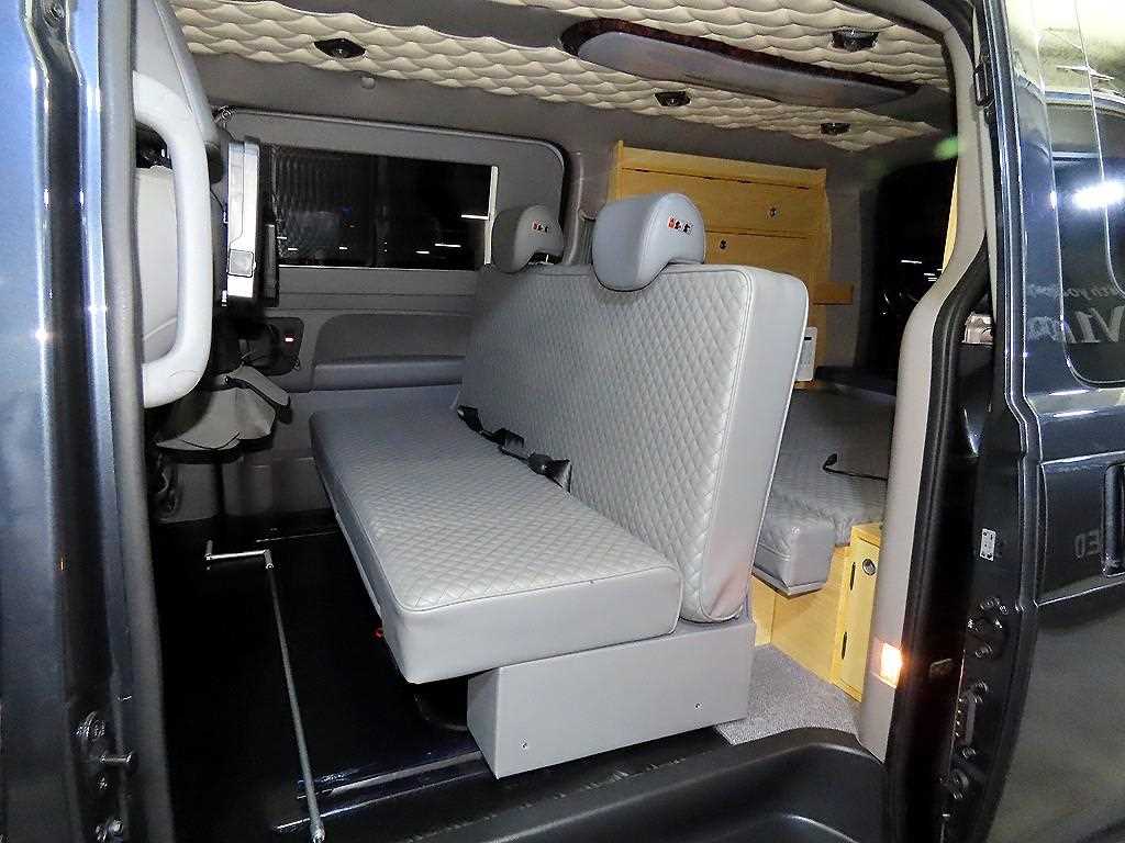 HYUNDAI Starex - Vista 7