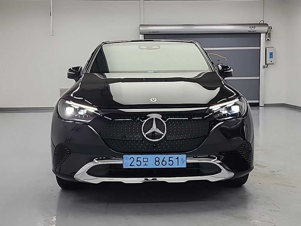 Mercedes Benz EQE - Vista 4