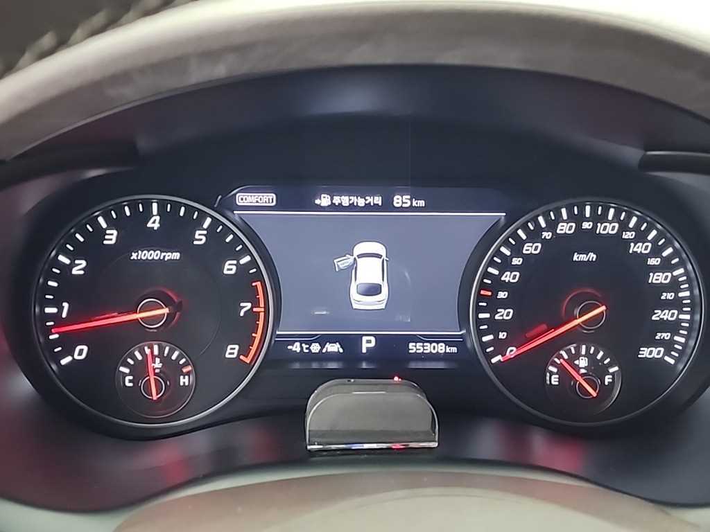 KIA Stinger - Vista 6