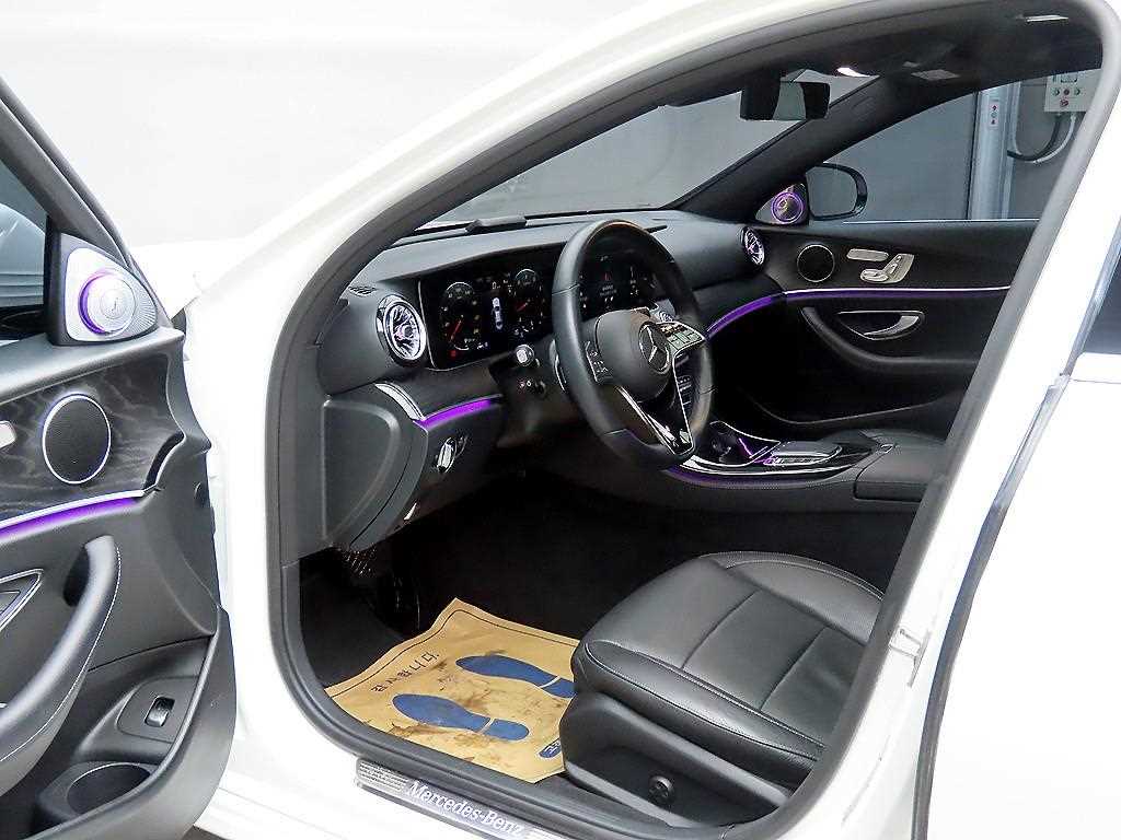 Mercedes Benz E class - Vista 5