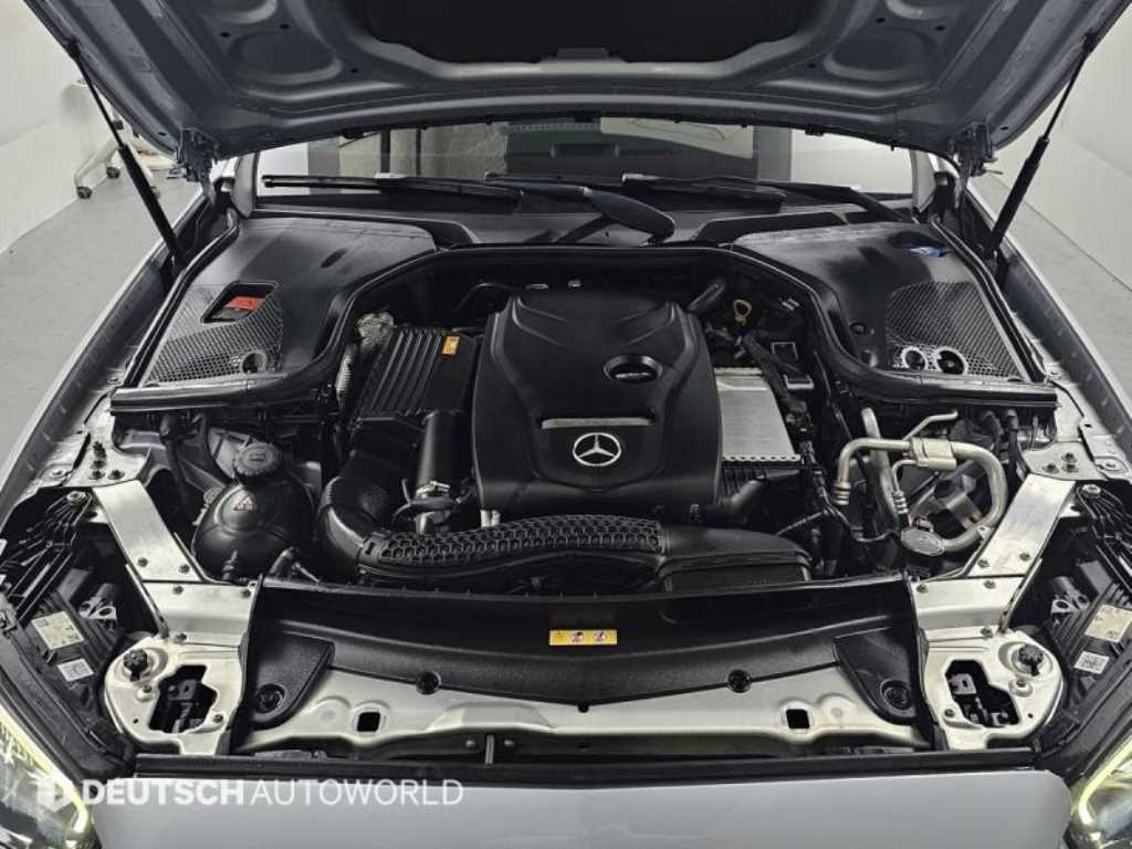 Mercedes Benz E class - Vista 6