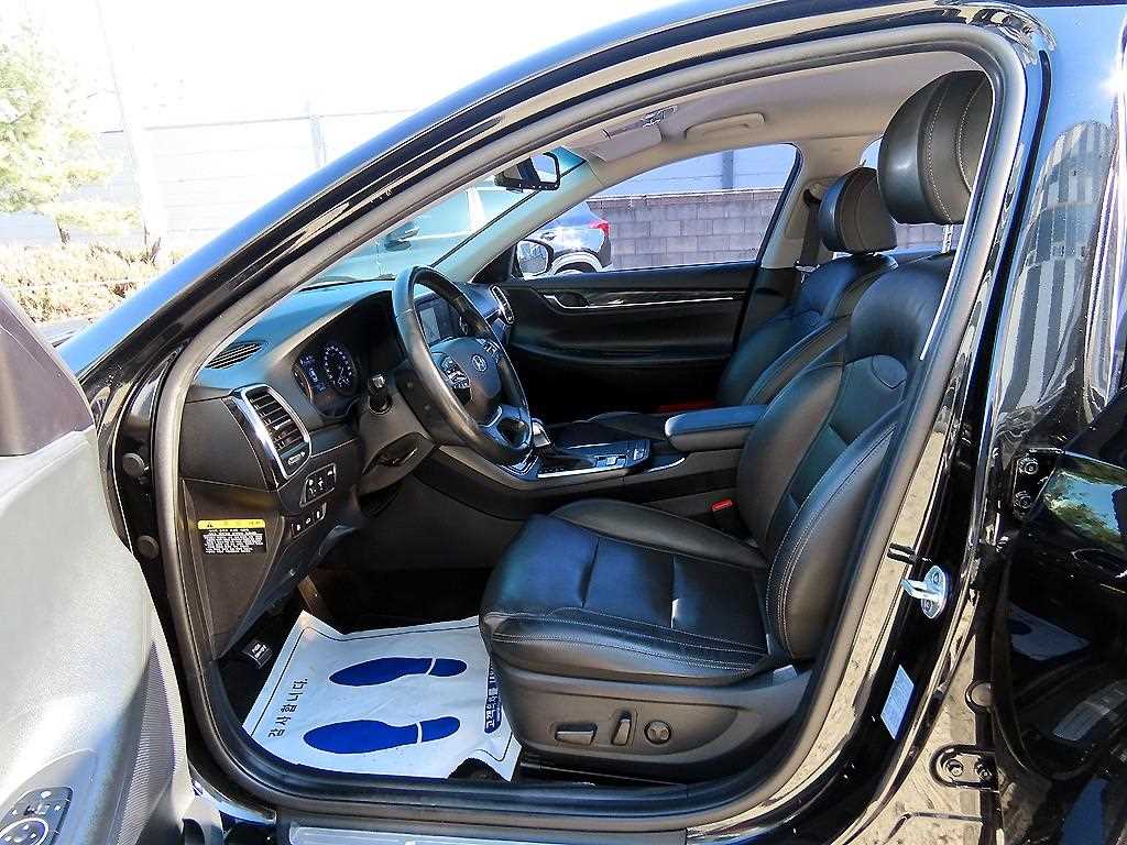 HYUNDAI Grandeur - Vista 5