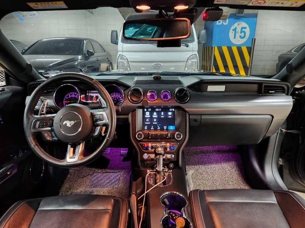 Ford Mustang - Vista 3