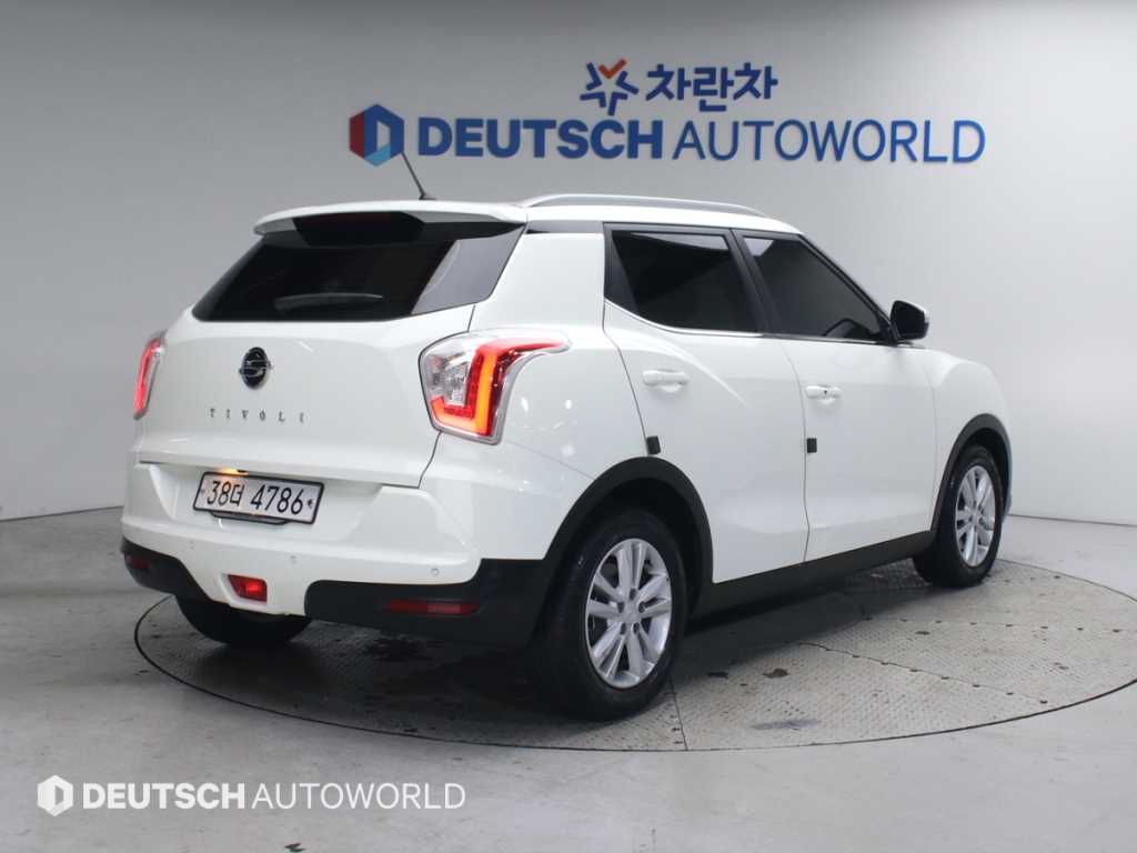 Ssangyong Tivoli - Vista 2