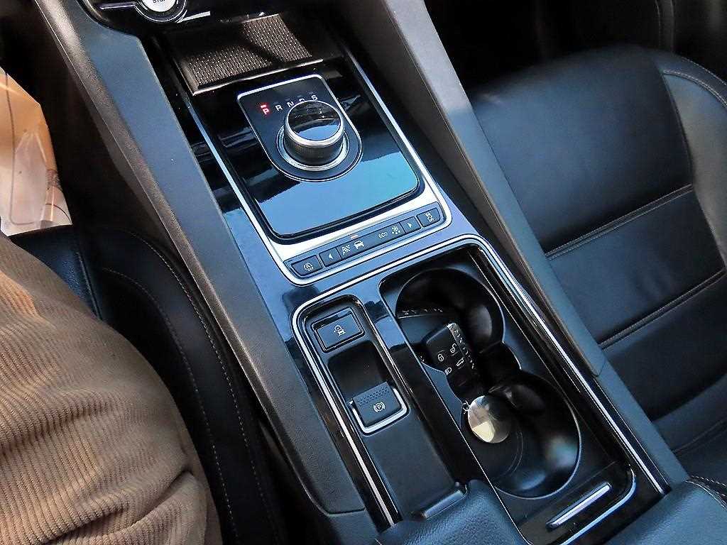 Jaguar F-PACE - Vista 10