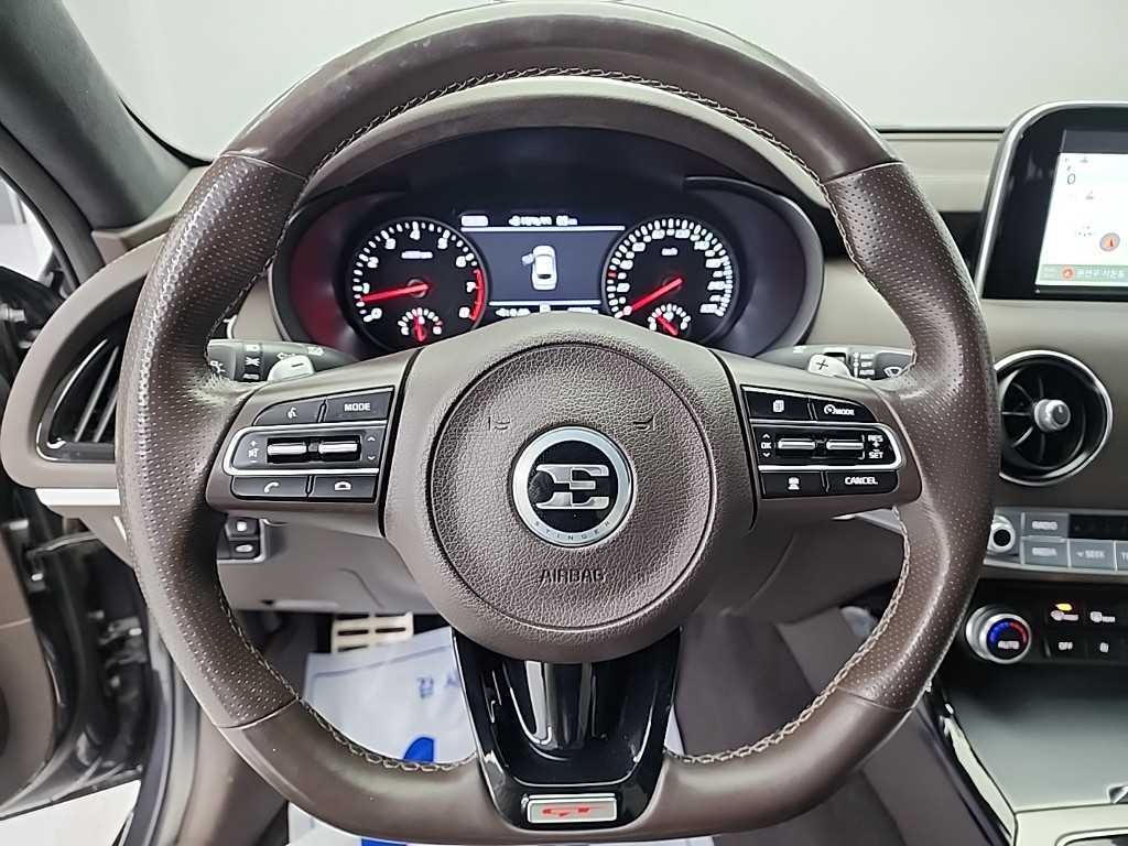 KIA Stinger - Vista 9