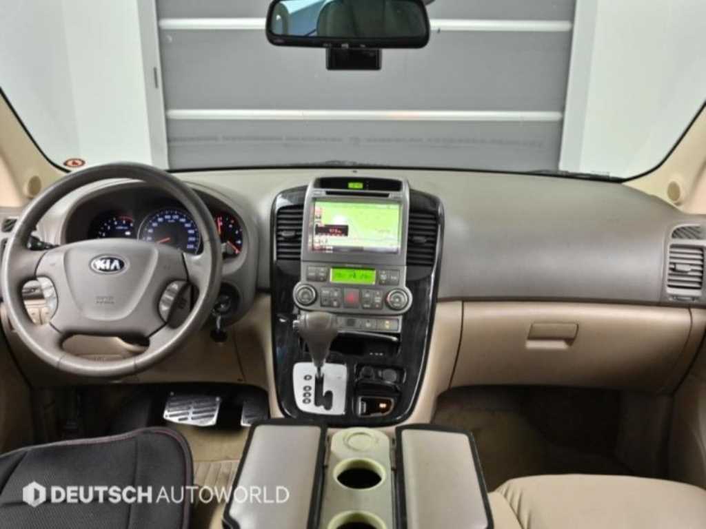 KIA Carnival - Vista 9