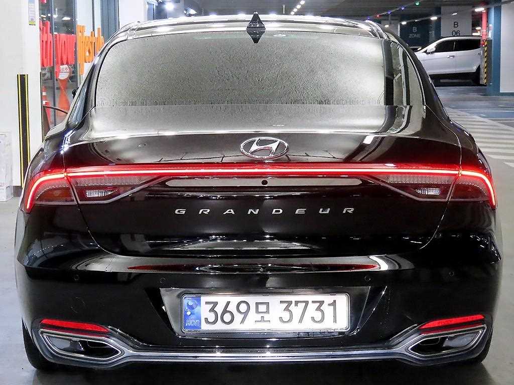 HYUNDAI Grandeur - Vista 5