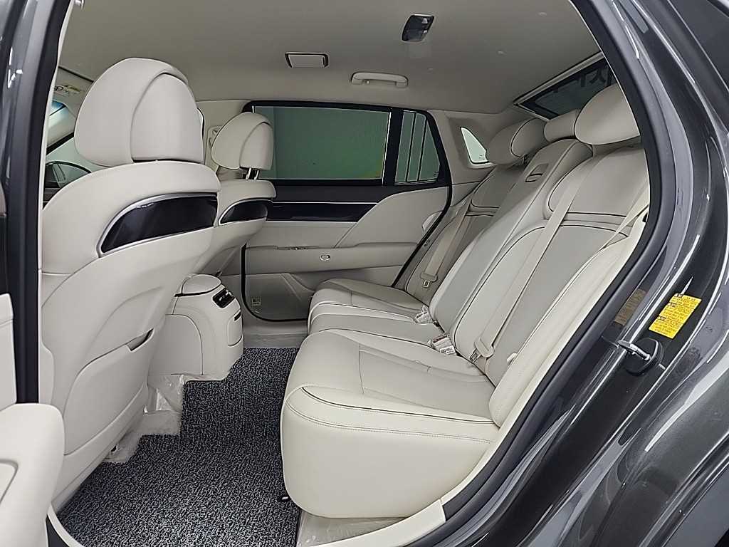 Genesis G90 - Vista 12