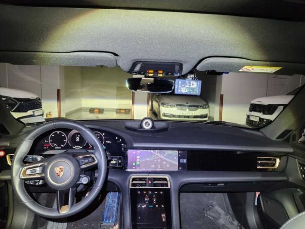 Porsche Taycan - Vista 4